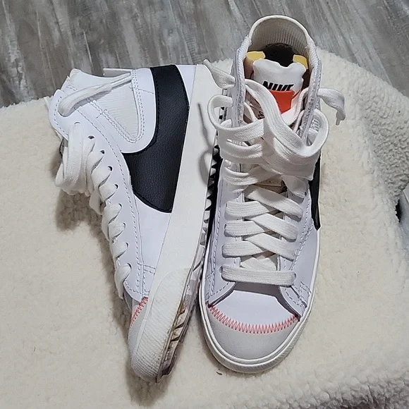Nike blazer mid top